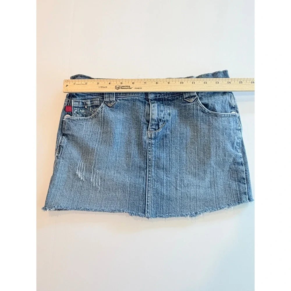 Jeans Sasha Denim Mini Skirt Medium Wash Rhinestone Y2K Raw Hem Size 5‎